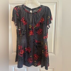 Torrid charcoal gray and red floral V-neck lace peplum top